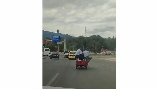 Karabük'te üç tekerli motosikleti dolmuş gibi kullandılar