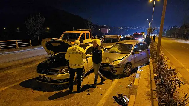 Karabük'te Zincirleme Kaza: 5 Yaralı