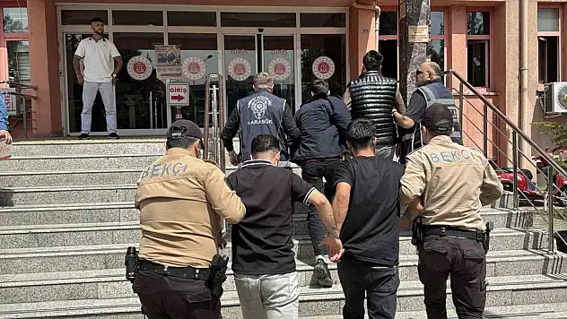 Karabük'teki Kavganın Nedeni 'Yol Verme' Tartışması Çıktı