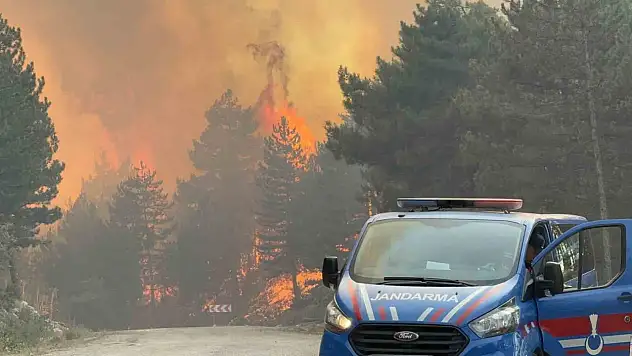 Karabük'te Tekrar Yangın Çıktı: 3 Köy Boşaltıldı