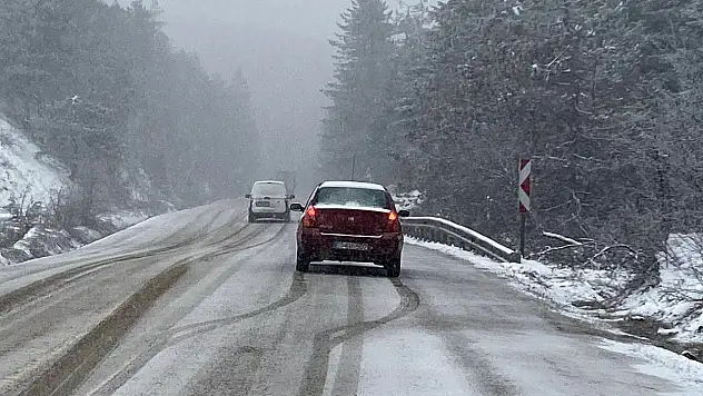 Karabük'ün Yüksek Kesimlerinde Kar Yağışı Sürüyor