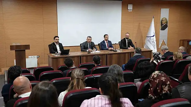 Karabük Üniversitesi İşletme Fakültesinde Akademik Kurul Toplandı