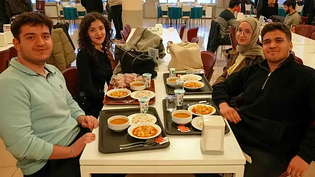 Karabük Üniversitesi'nde 'Kızıl Elma İftarı' Gerçekleşti