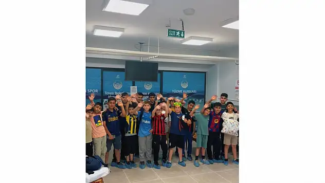 Kargılı Öğrenciler Tosya'da Yüzme Havuzunda Ağırladı