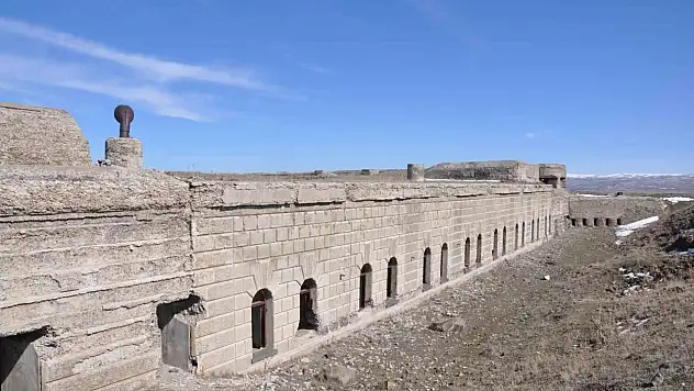 Kars'ta Tabyalar Yok Oluyor