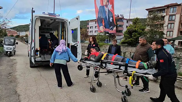 Kasksız Motosiklet Sürücüsü Kazada Yaralandı