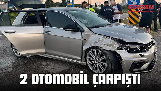 Kastamonu'da 2 Otomobil Çarpıştı