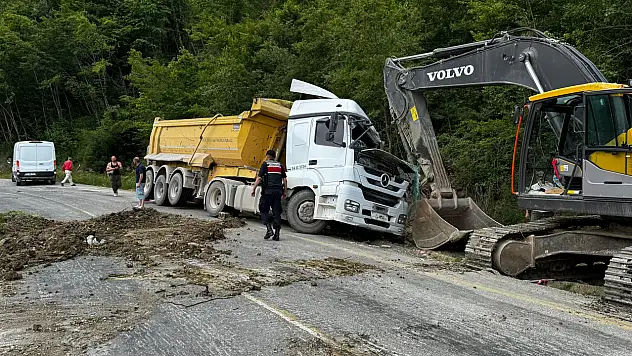 Kastamonu'da Hafriyat Kamyonu Devrildi: 1 Ölü