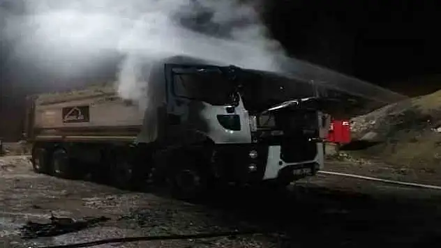 Kastamonu'da kamyon yandı