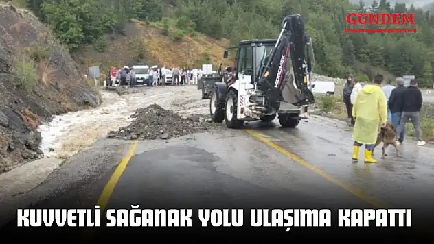 Kastamonu'da Kuvvetli Sağanak Yolu Ulaşıma Kapattı