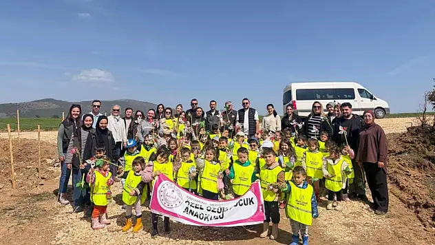 Kastamonu'da Minik Eller Geleceğe Fidan Dikti