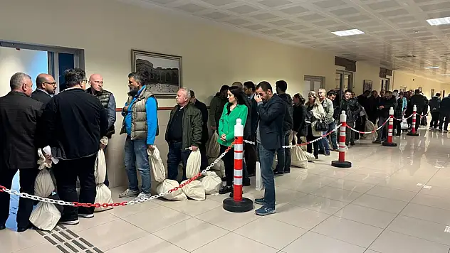 Kastamonu'da oylar YSK yetkililerine teslim edilmeye başlandı