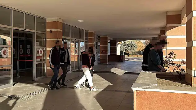 Uyuşturucu Operasyonlarında Gözaltına Alınan 3 Şüpheli Tutuklandı
