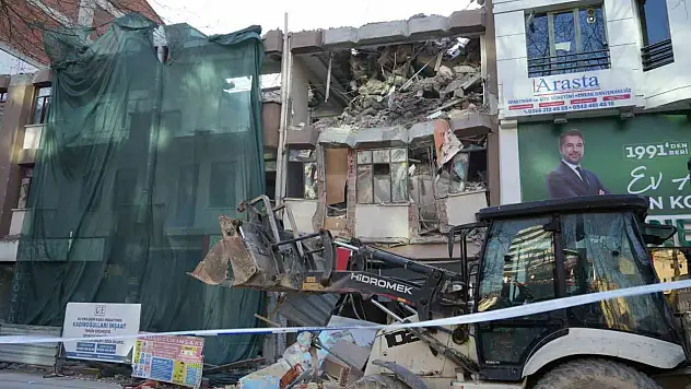 Kastamonu'da Yıkım Çalışmaları Sırasında Bina Çöktü