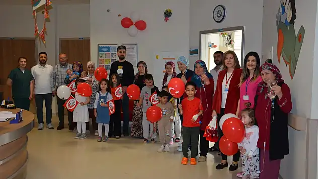 Kastamonu Eğitim ve Araştırma Hastanesi'nde 23 Nisan Kutlandı