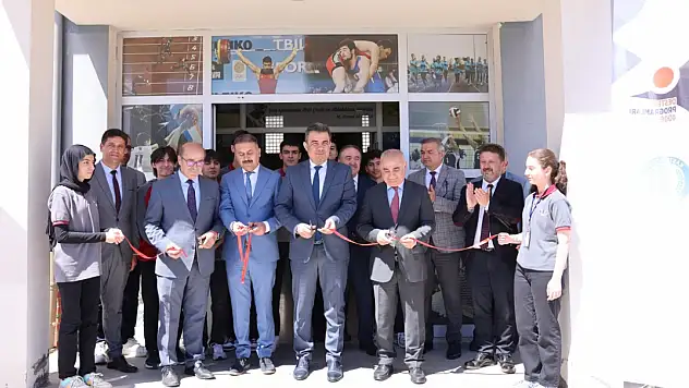 Kastamonu İl Milli Eğitim Müdürü Gümüş, TÜBİTAK 4006 Bilim Fuarına Katıldı