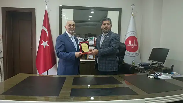 Kastamonu İl Müftü Yardımcısı Selim Demir'e Veda Plaketi
