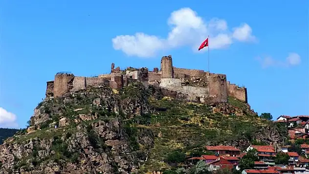 Kastamonu Kalesi'ni Kim Yaptı? Yaklaşık 1000 Yıllık Tarihiyle Şehrin En Büyük Simgesi