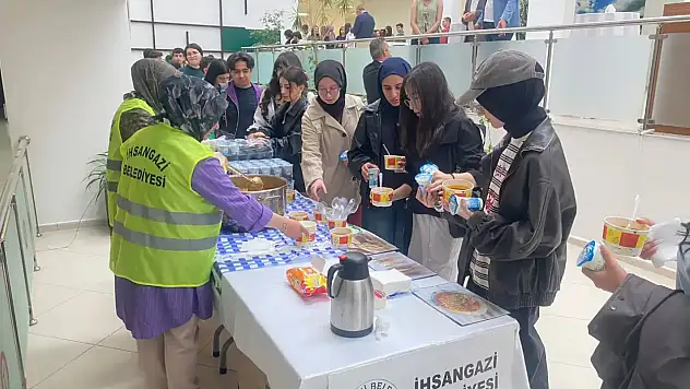 Kastamonu'nun Tescilli Lezzeti Üniversitede İkram Edildi