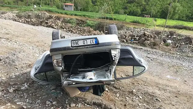 Kastamonu plakalı araç kazaya karıştı