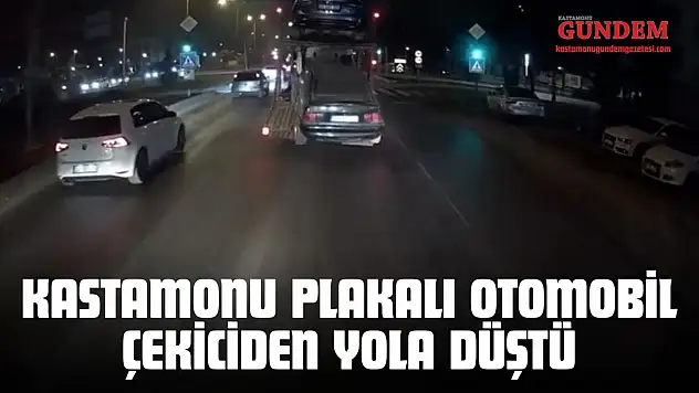 Kastamonu Plakalı Otomobil Çekiciden Yola Düştü