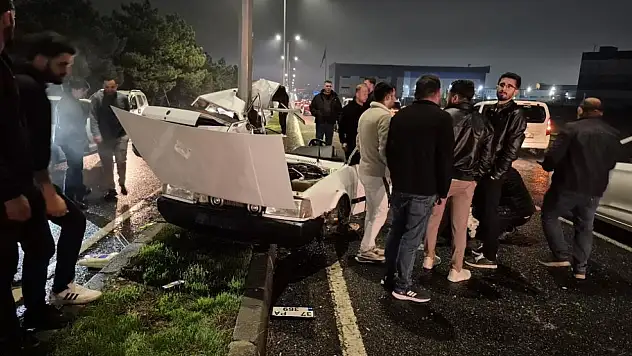 Kastamonu Plakalı Otomobil Ortadan İkiye Ayrıldı: 1 Yaralı