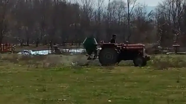 Kastamonu Taşköprü'de meralara gübre dağıtımı