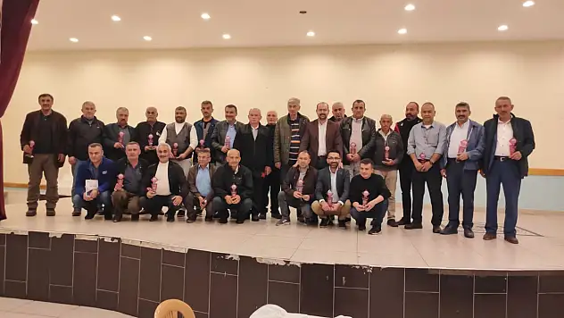Kastamonu Tosya'da EYT'li personele teşekkür plaketi