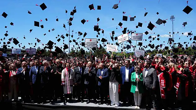 4 Binden Fazla Öğrenci Mezuniyet Coşkusu Yaşadı