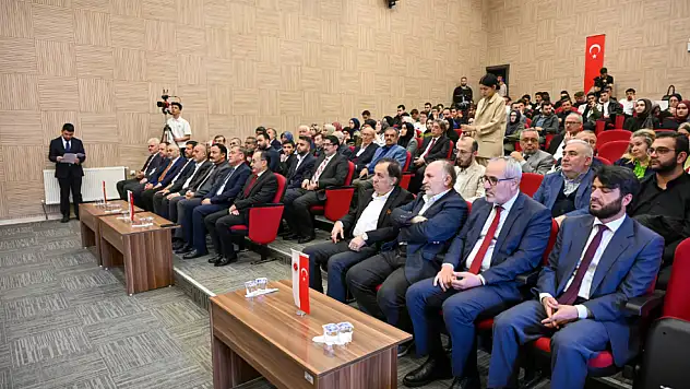 Kastamonu Üniversitesi'nde 'Din İstismarı' Konferansı Yoğun İlgi Gördü
