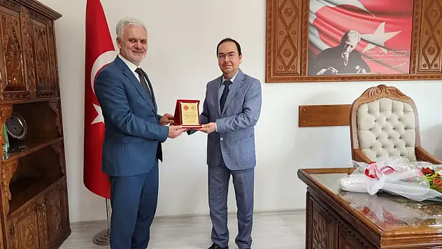 Kastamonu Üniversitesi Orman Fakültesi'nde dekan değişimi