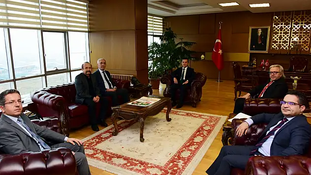 Kastamonu Üniversitesi Rektörü Topal Misafirlerini Ağırladı