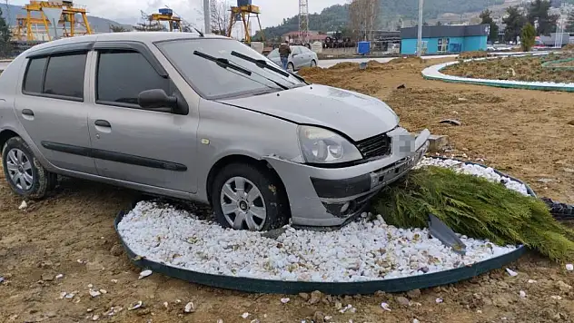 Kastamonu'ya gelirken Karabük'te kaza yaptı, 2 yaralı