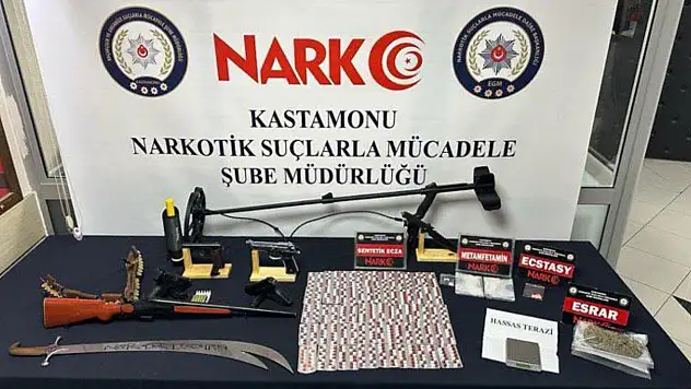 Kastamonu'ya uyuşturucu getiren 2 kişi yakalandı