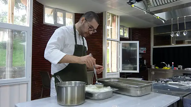 Kastamonulu Ali Tarafından Saraya Sunulan Güllaç Sofraları Süslüyor