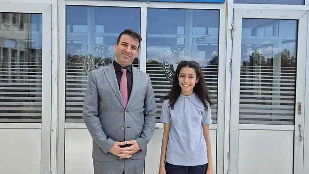 Kastamonulu Öğrenci Yazdığı Şiirle Türkiye Birincisi Oldu