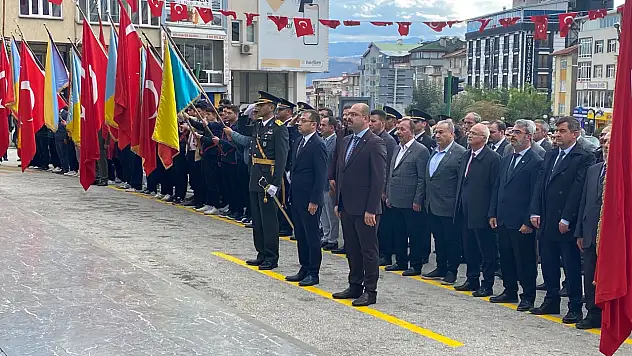 Kavaklıgil: 'Cumhuriyetimizin 102. Yılı Kutlu Olsun'
