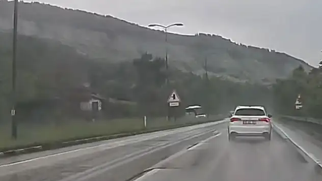 Devrilmekten Son Anda Kurtuldu