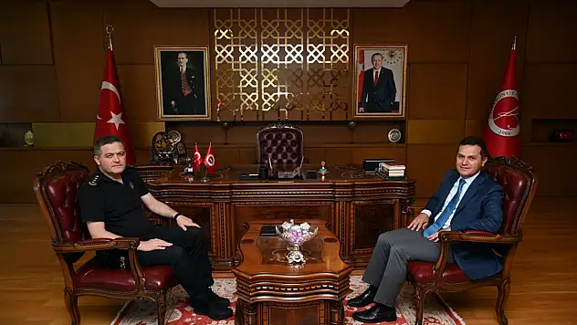 Kayhan Ay'dan Rektör Topal'a Veda Ziyareti