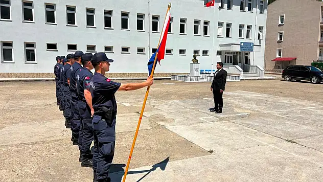 Kaymakam Kantar'dan Sel Mesaisindeki Jandarma Personeline Tebrik