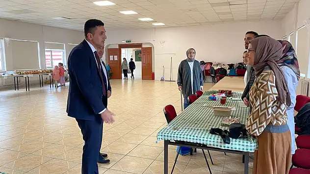 Kaymakam Karaselvi Gazze İçin Düzenlenen Kermesi Ziyaret Etti