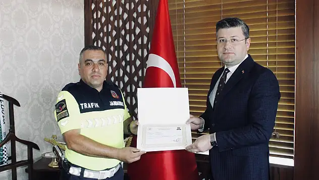 Kaymakam Uçar'dan Jandarma Personeline Başarı Belgesi