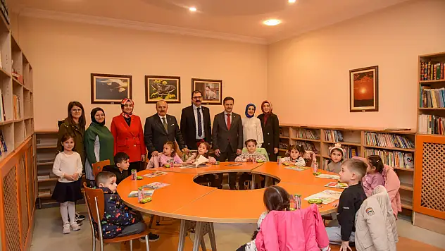 Kaymakam Ve Belediye Başkanından Öğrencilere Ziyaret