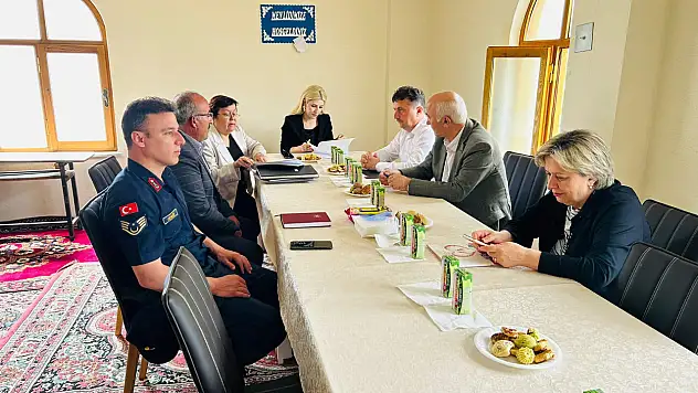 Kaymakam Yıldırım köy halkını dinledi