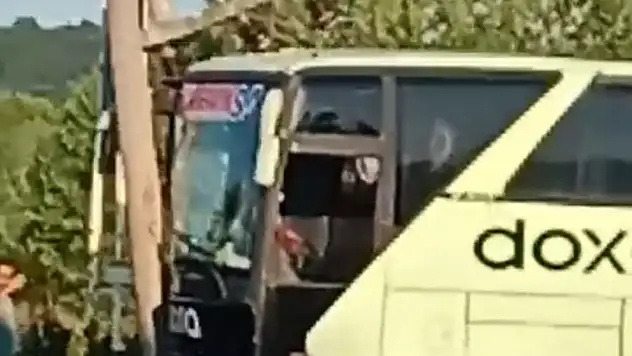 Kaza sonrası patlayan lastik polis memurunu yaralandı