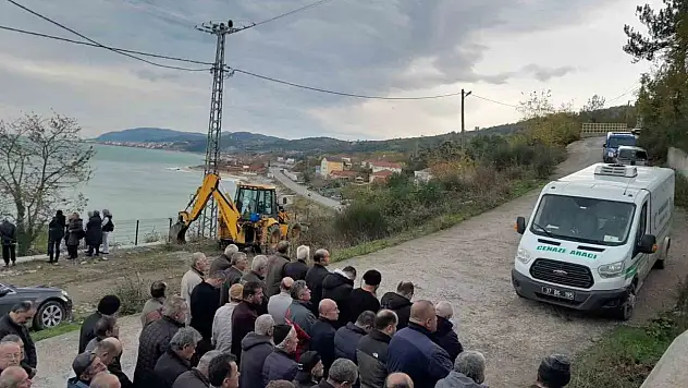 Kastamonu'daki Kazada Hayatını Kaybeden Demiral, Sinop'ta Toprağa Verildi