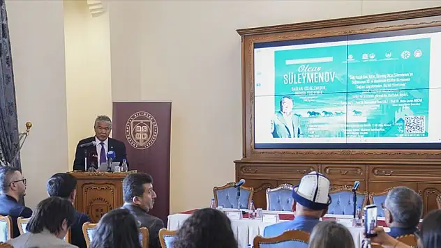 Kazak Şair Süleymenov Anıldı