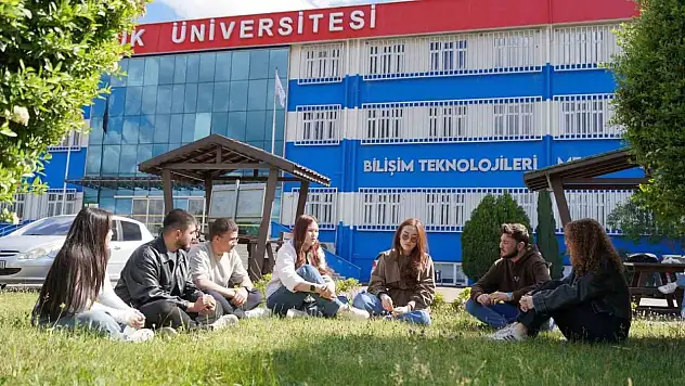 KBÜ Bilişim Teknolojileri MYO, Dijital Geleceğe Açılıyor