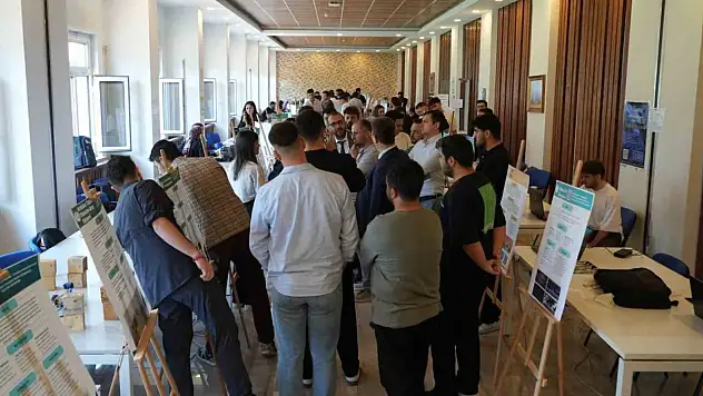 KBÜ Bilişim Teknolojileri MYO'da bitirme projeleri tanıtıldı