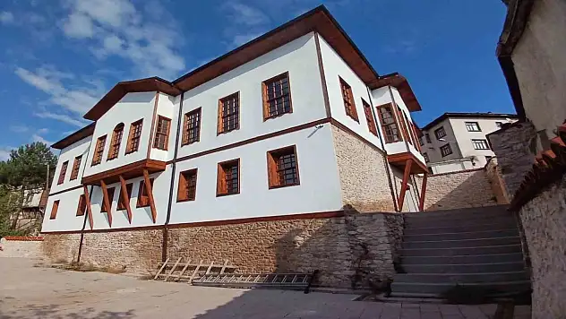 KBÜ'de 'Kent Tarihi Ve Eğitim Müzesi'ne Destek